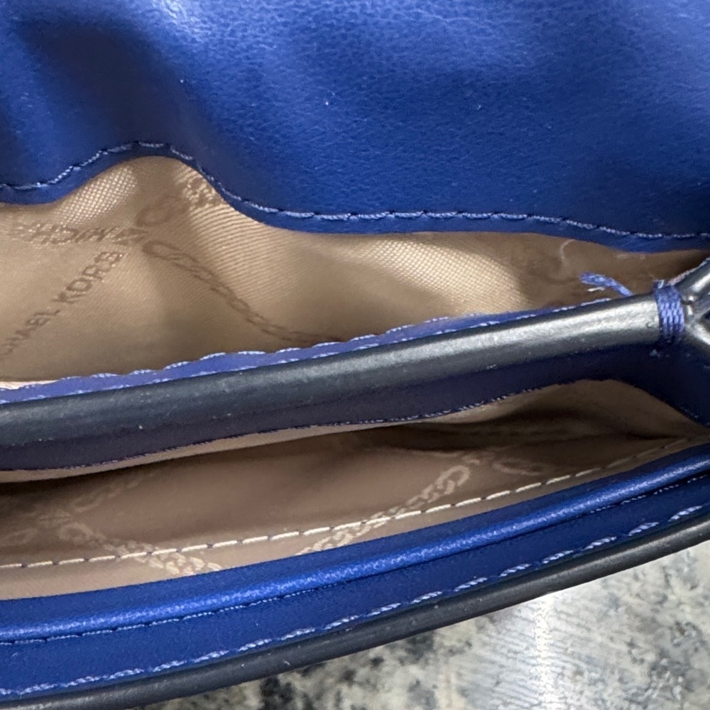 Michael Kors Cece Cobalt Blue Card Wallet with Silver Clasp EUC - Picture 11 of 15